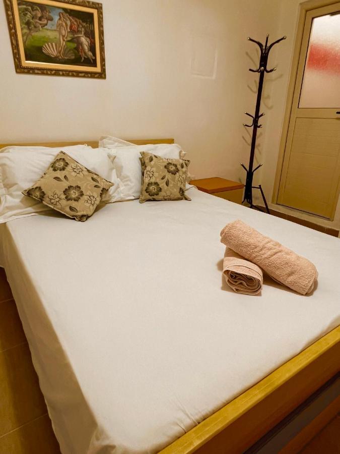 Sana Apartment Sarandë エクステリア 写真