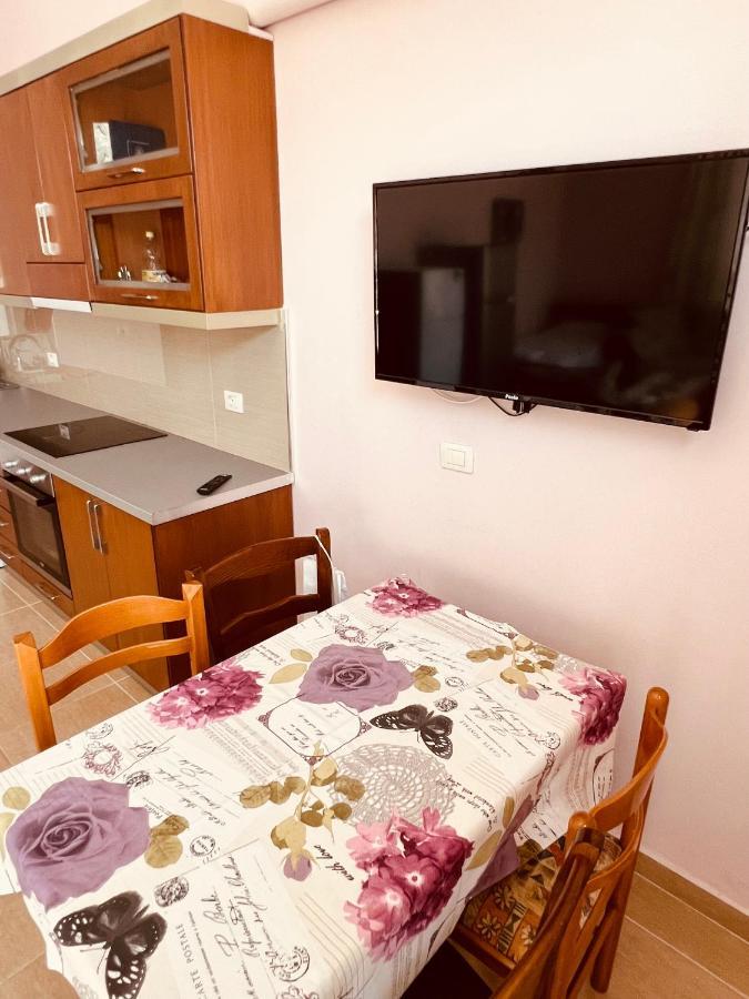 Sana Apartment Sarandë エクステリア 写真
